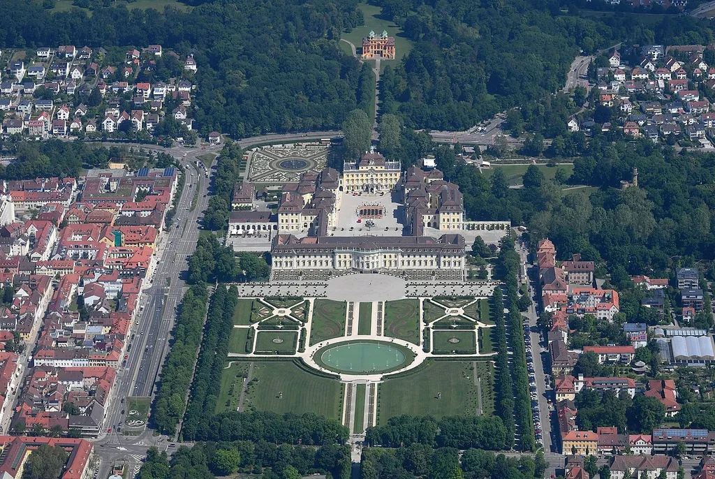 Aerial image of the Ludwigsburg Palace, the palace gardens, and the Schloss Favorite