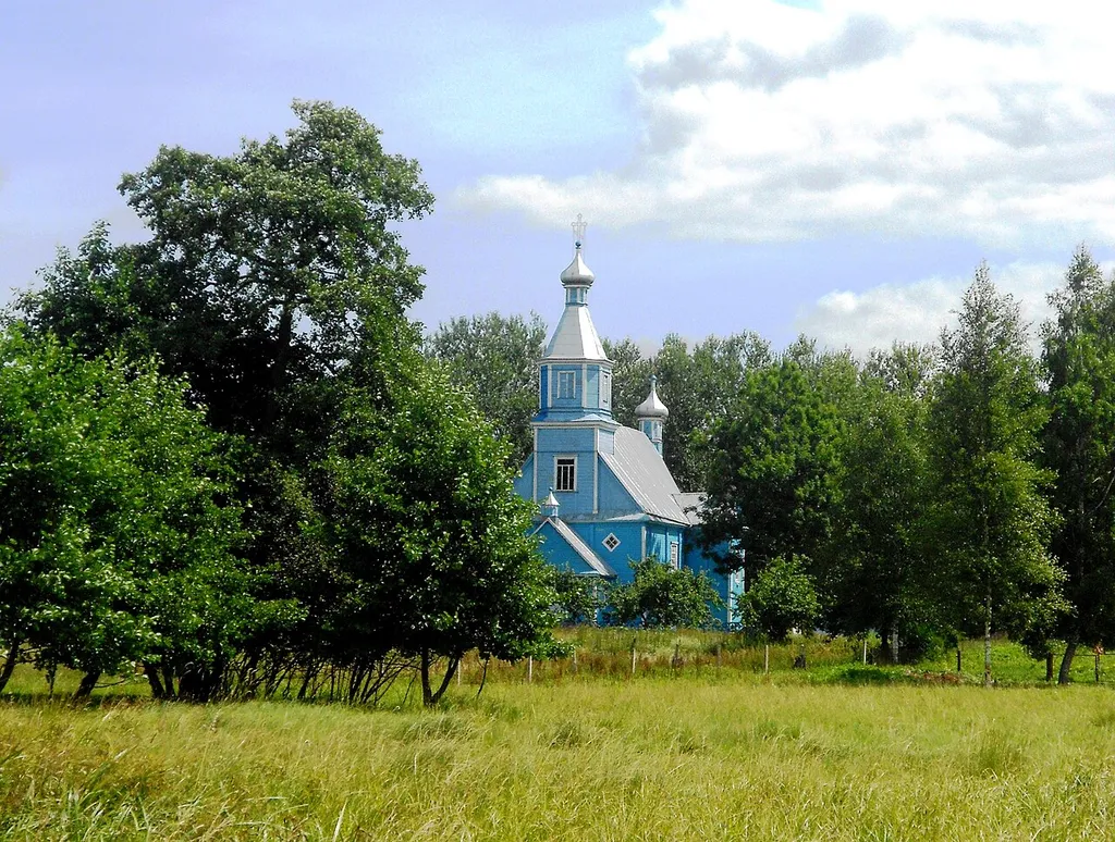 Orthodox Сhurch of the Assumption. Laŭryšava, Navahrudak Rajon, Hrodzienskaja Voblaść, Belarus. Year of construction: 1775.