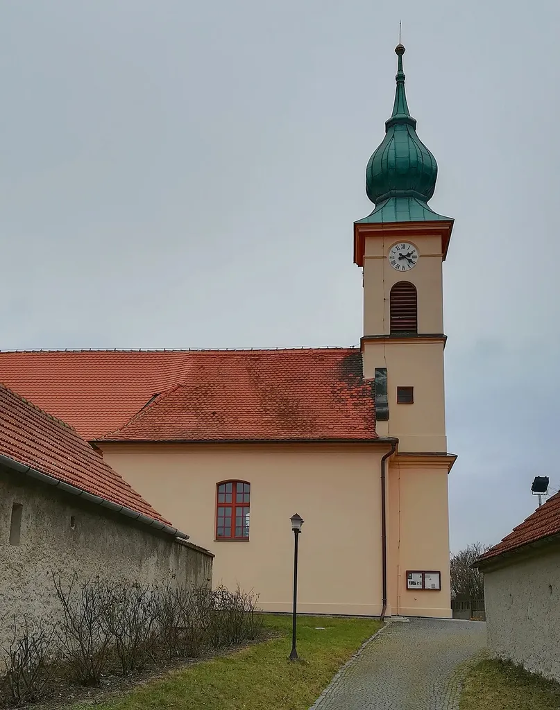 Ketkovice - kostel svaté Kateřiny, pohled od severu