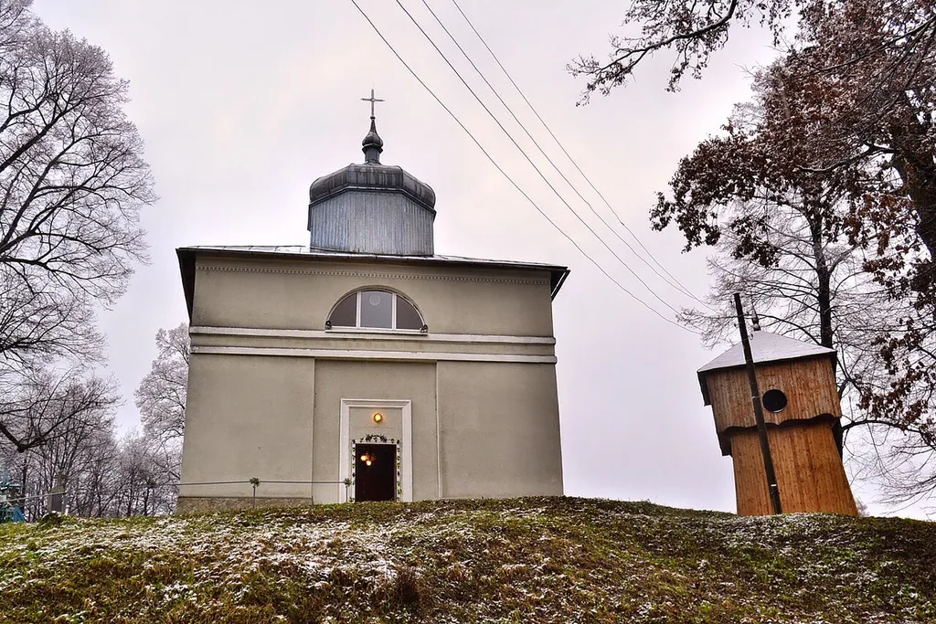 Церква Святого архистратига Михаїла, Черхава, біля цвинтаря