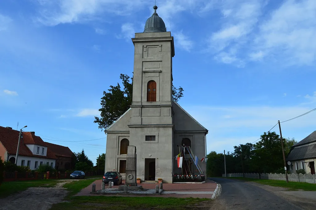 Ługi, Kościół ewangelicki, ob. rzym.-kat. Wniebowzięcia NMP