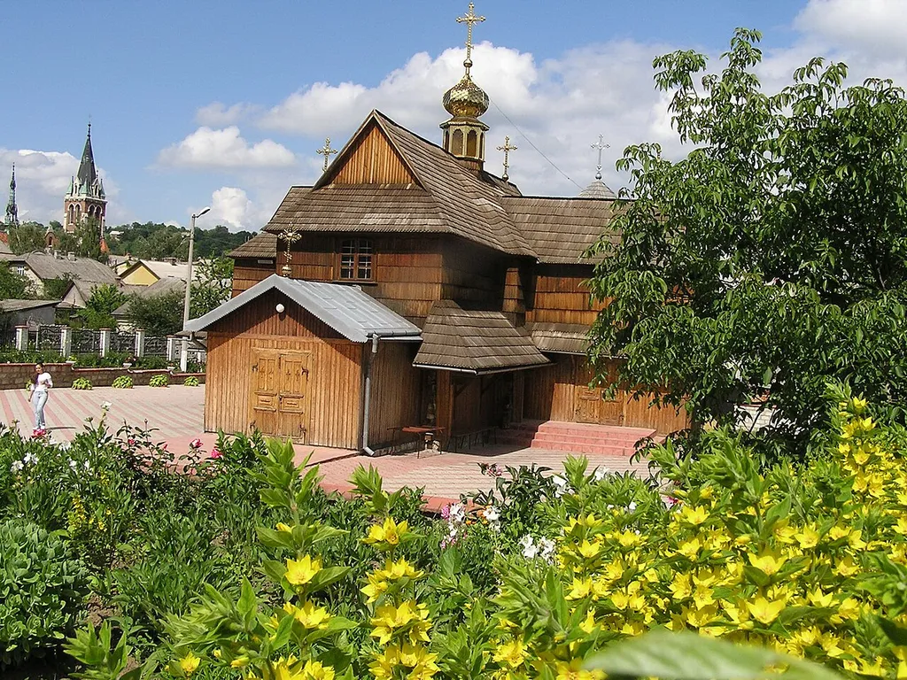 Успенська церква, Чортків, вул. Церковна