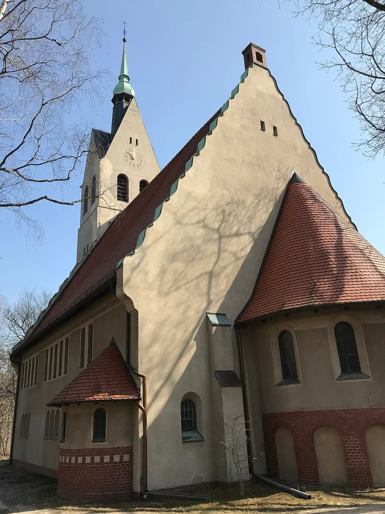 Die Friedenskirche in Wildau im Landkreis Dahme-Spreewald im Land Brandenburg entstand in den Jahren 1908 bis 1911 nach Plänen des Königlichen Baurats Georg Büttner im Jugendstil.
