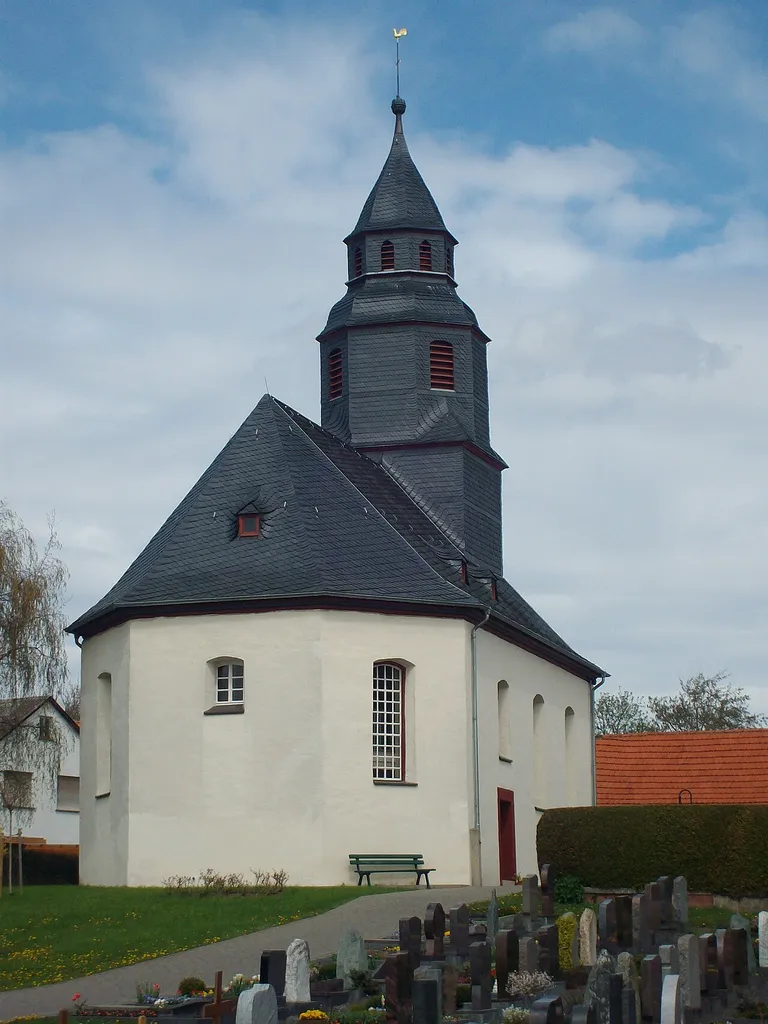 Südosten der Kirche in Dorf-Güll, Pohlheim, Hessen