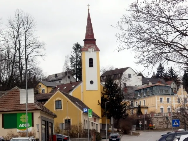 Karlstein an der Thaya, Marktgemeinde im Waldviertel, Niederösterreich, Österreich, Ortszentrum mit Kirche