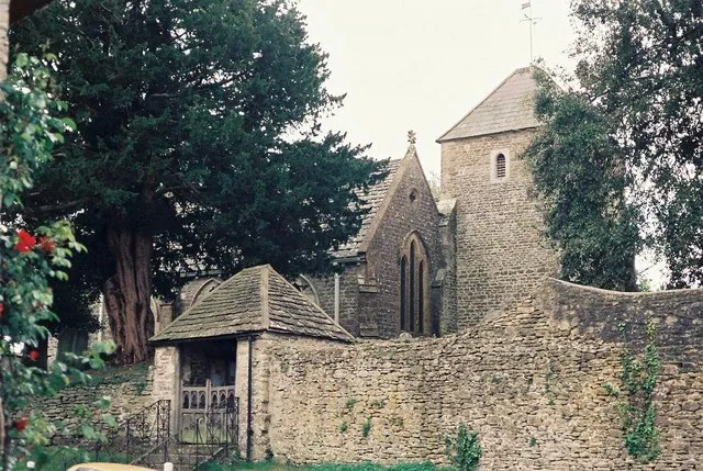 Puncknowle: parish church of St. Mary The village name, despite its complicated spelling, is pronounced to rhyme with 'tunnel'.