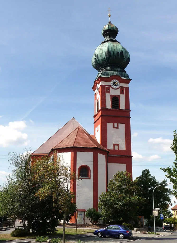Die katholische Pfarrkirche Mariä Himmelfahrt in Eslarn