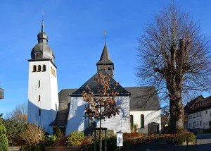 Alte und neue Kirche Mariä Heimsuchung Hoppecke