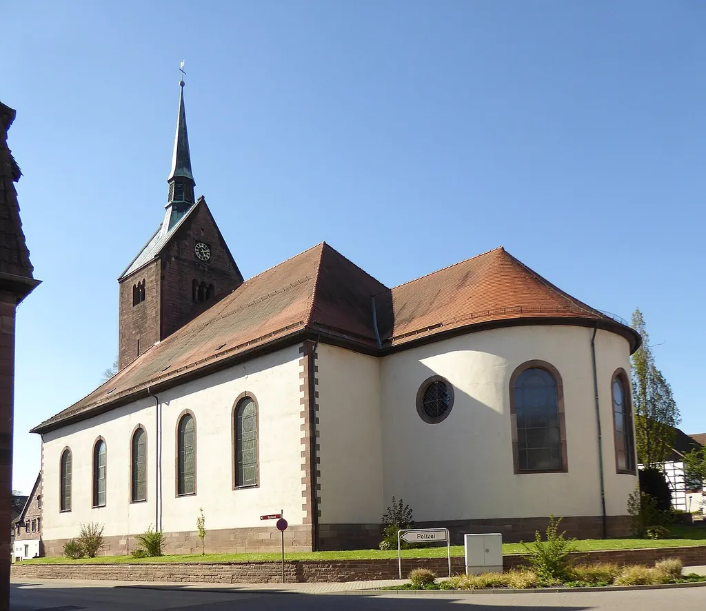 Ev.-luth. Kirche St. Dionys in Stadtoldendorf, Landkreis Holzminden, Niedersachsen. Südostansicht