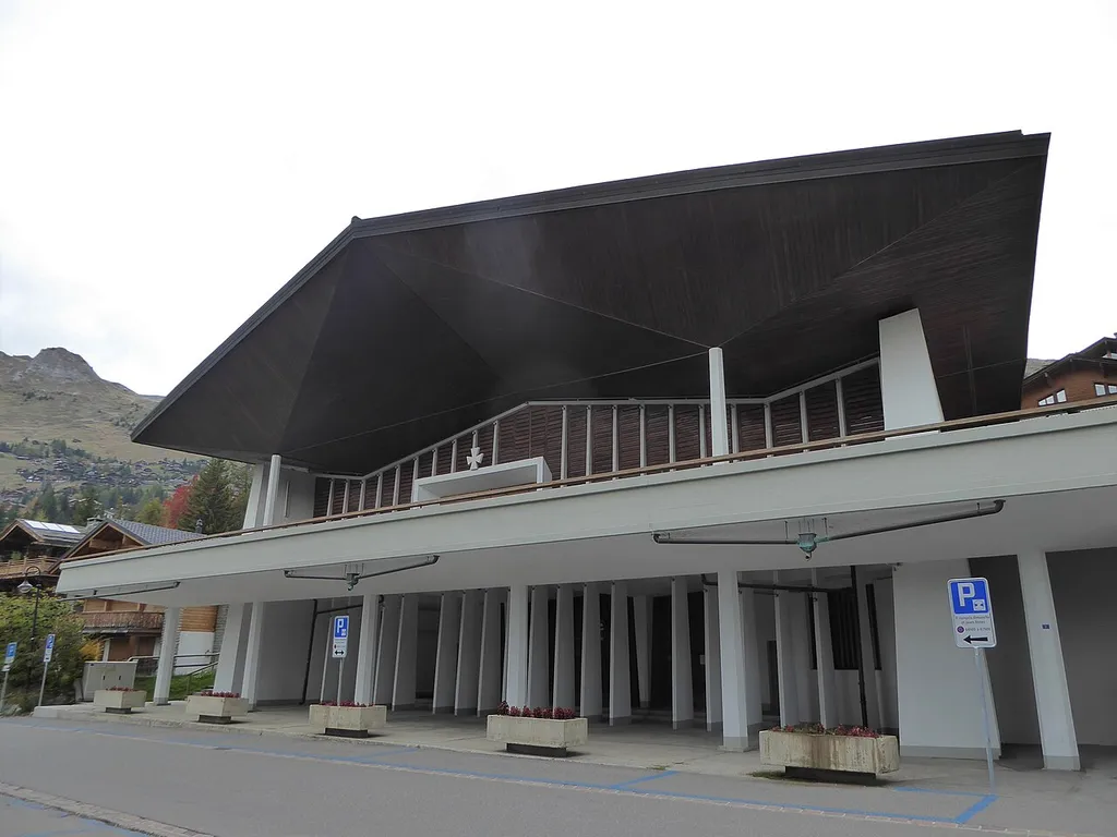Unbeflecktes-Herz-Mariä-Kirche Verbier-Station