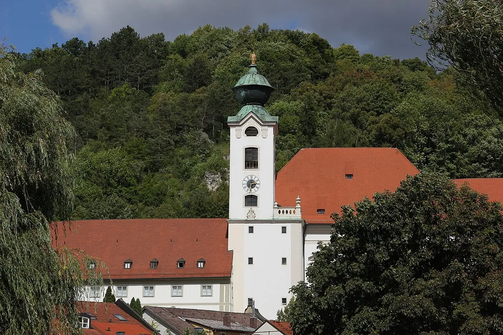 Benediktinerinnenabtei St. Walburg Native name Kloster St. Walburg Location Eichstätt, Upper Bavaria, Germany Coordinates 48° 53′ 44.52″ N, 11° 10′ 59.16″ E Established 1074 Website www.abtei-st-walburg.de Authority file : Q1776124 VIAF: 168500783 ISNI: 0000000122363986 LCCN: n91126317 GND: 2060065-3 SUDOC: 030970822 WorldCat institution QS:P195,Q1776124