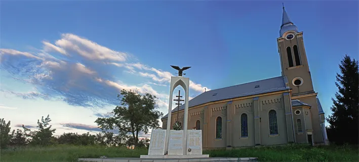 Karasztelek, turul szobor