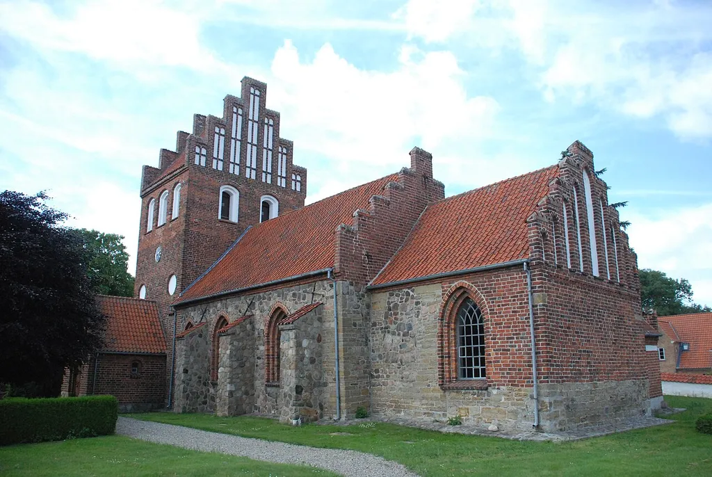 Esbønderup Kirke, Esbønderup Sogn, Holbo Herred, Frederiksborg Amt, Danmark.