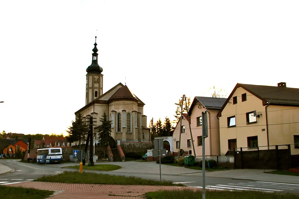 Klisino - kościół parafialny pw. Podwyższenia Krzyża Świętego, pochodzący z XVI wieku, pierwotnie drewniany, przebudowany na murowany w latach 1867-1869.