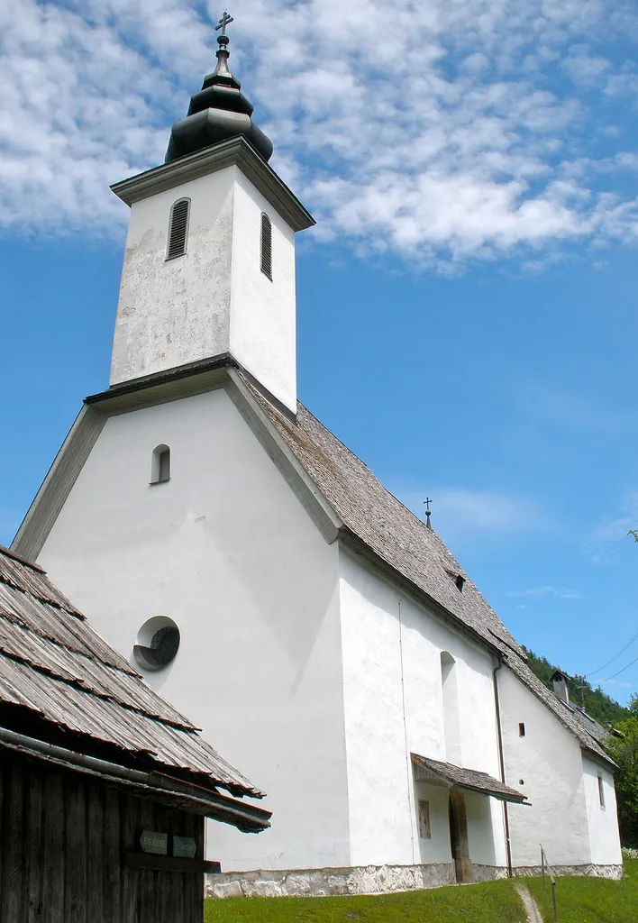 Die kirchliche Erlaubnis zum Bau der Kalvarienbergkirche Sankt Leonhard bei Bad Aussee wurde 1398 erteilt; 1408 wurde sie eingeweiht. Im Ausseerland ist das Gotteshaus auch als "Fuhrleut-Kira" bekannt.