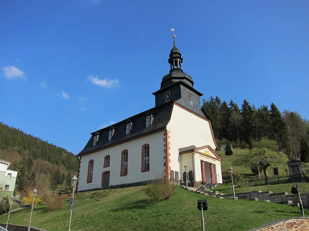 Johann Wolfgang Hammann ließ diese Kirche 1756 im Stil des Bauernbarock errichten.