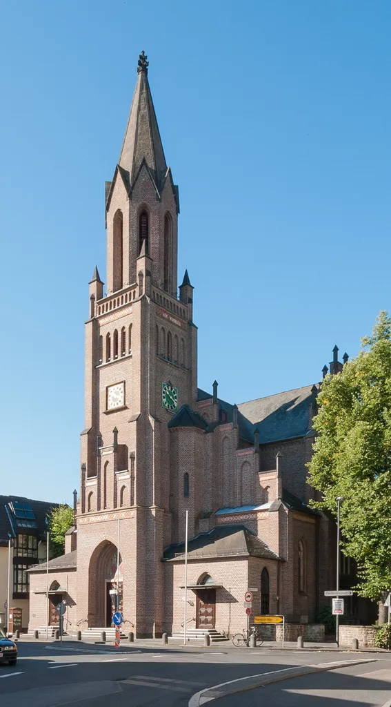 Katholische Pfarrkirche St. Lambertus (neugotisch), Baujahr: 1869–72, Troisdorf-Bergheim