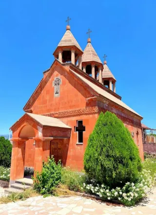 սուրբ Հարություն եկեղեցի, Նուռնուս