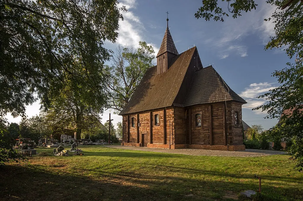 Smarchowice Śląskie, kościół ewangelicki, ob. rzym.-kat. fil. p.w. Podwyższenia Św. Krzyża, 1610, 1848, 1883, 1922