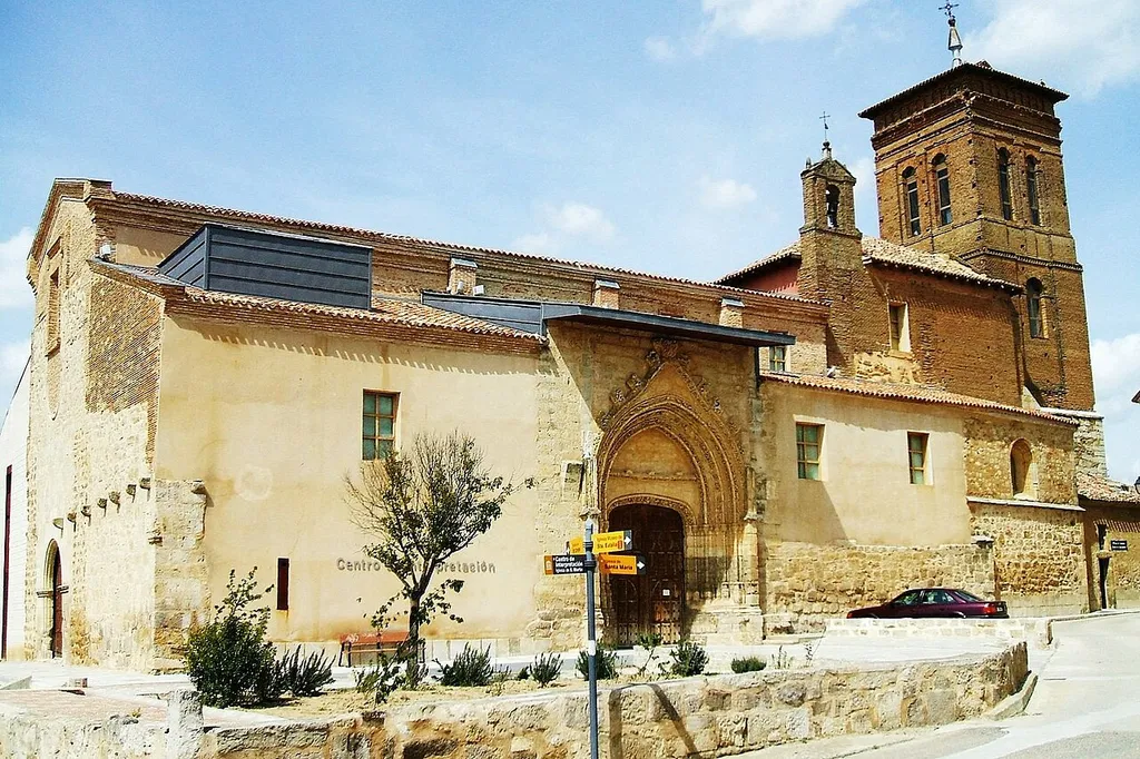 Antigua iglesia de San Martín, hoy habilitada como Centro de Interpretación de Tierra de Campos, en Paredes de Nava, Palencia, Castilla y León, España