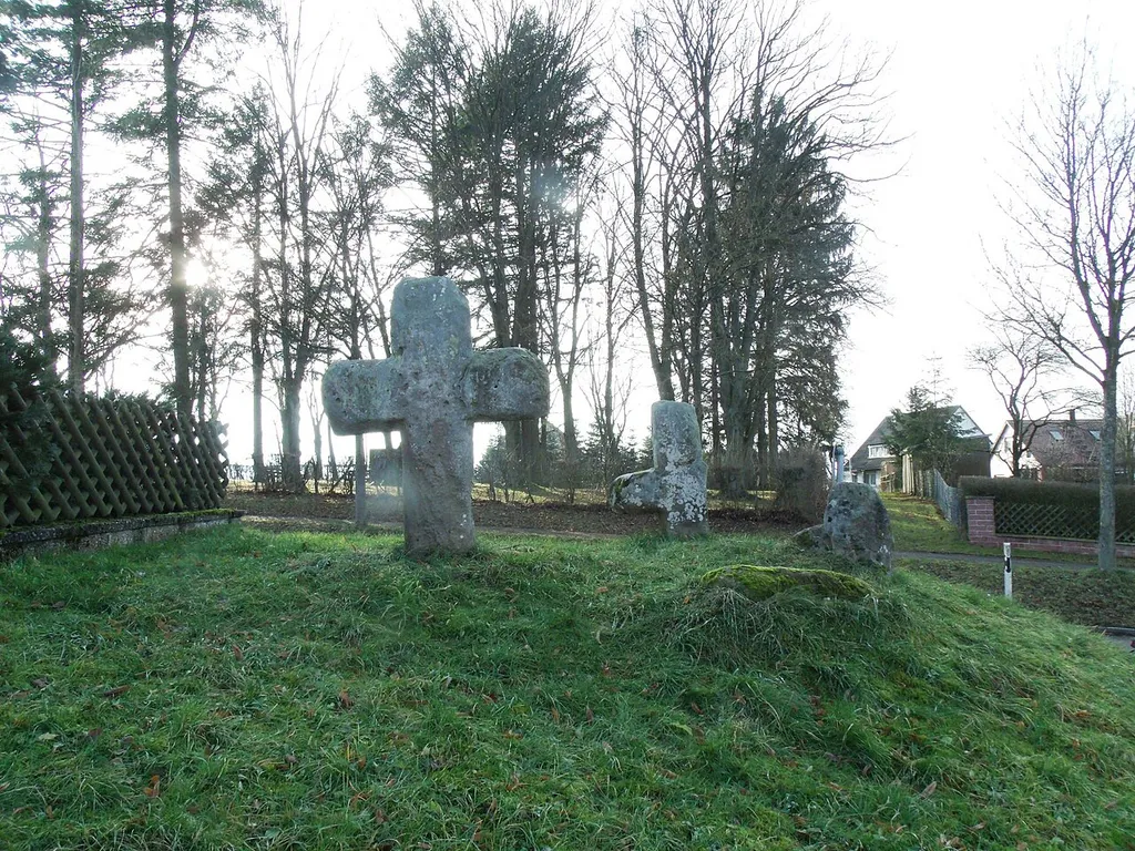 Neunkirchen, Ortsteil von Leutershausen im Landkreis Ansbach, Steinkreuze "Die 7 Fuhrmänner"