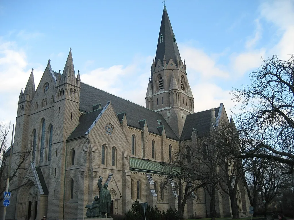 Olaus Petri Church in Örebro, Sweden. Southern facade. This is a photo of an ecclesiastical monument in Sweden, number 21300000003499 (sub-number: 21400000441522) in the RAÄ buildings database.