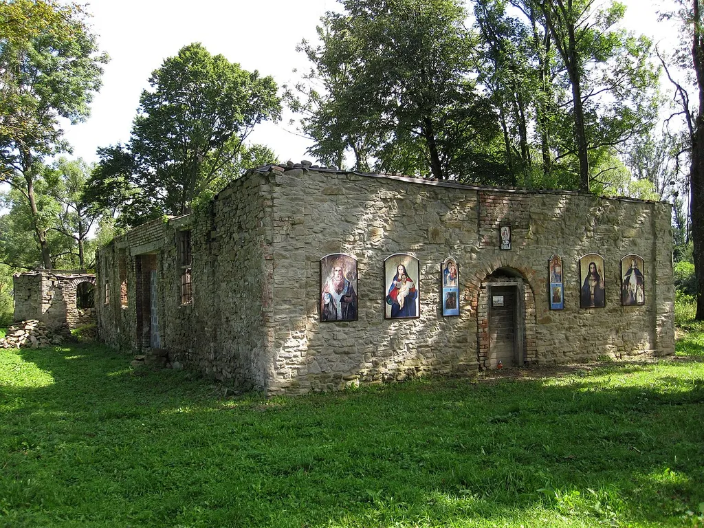 Płonna - ruins of the Greek Catholic church