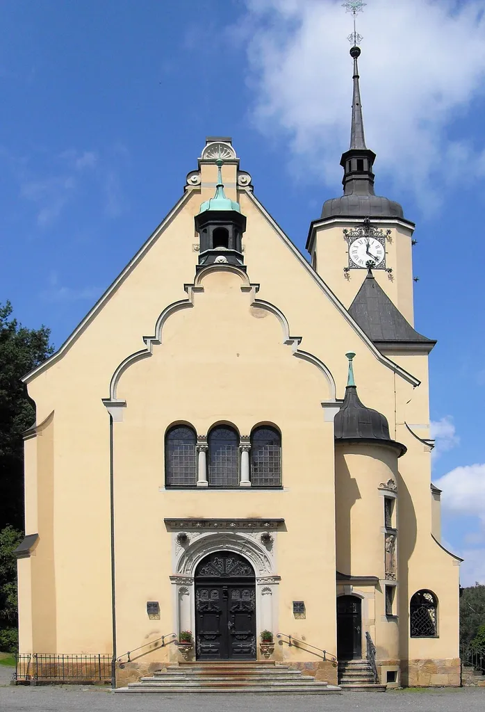 Portal der Kirche in Hohenfichte, Gemeinde Leubsdorf, Landkreis Mittelsachsen