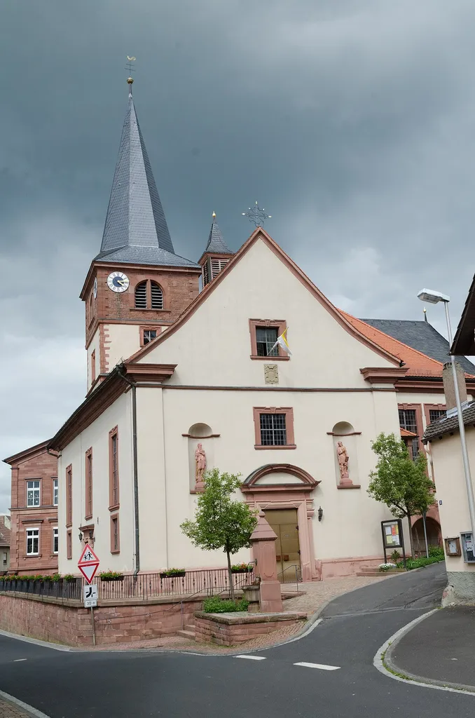 Neubrunn, Katholische Pfarrkirche St. Georg