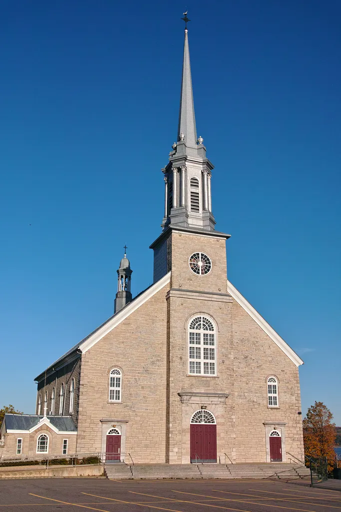 Site du patrimoine de la Place-de-l'Église, Rue de l'Église, Château-Richer (Canada). (Protection SP constitué. Voir la liste des lieux patrimoniaux de la Capitale-Nationale pour plus de détails).