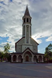 Eglise St-Urbain et école