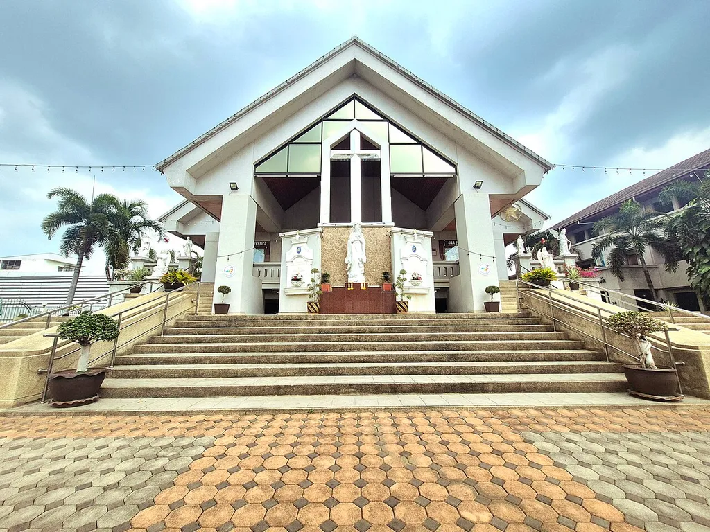 Tampak Depan Gereja Maria Rosa Mystica Bangkok pada tahun 2026