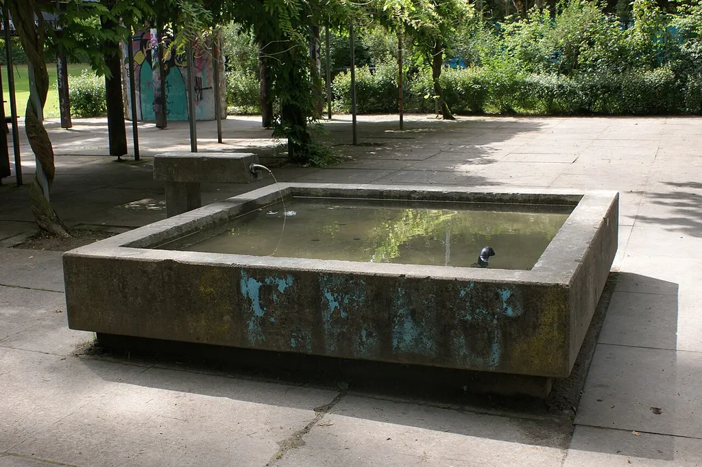 Brunnen Spielplatz Goumoënsmatte