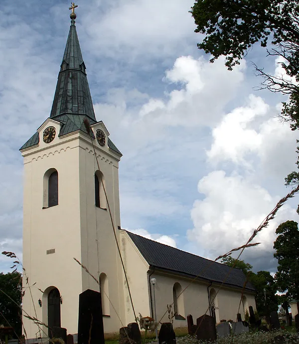 Foto: Gustaf Eriksson Datum: 14 juli 2005 Beskrivning: Fläckebo kyrka 14 juli 2005 kl.22.56 Zoeds 600x691 (197016 bytes) (Fläckebo kyrka)