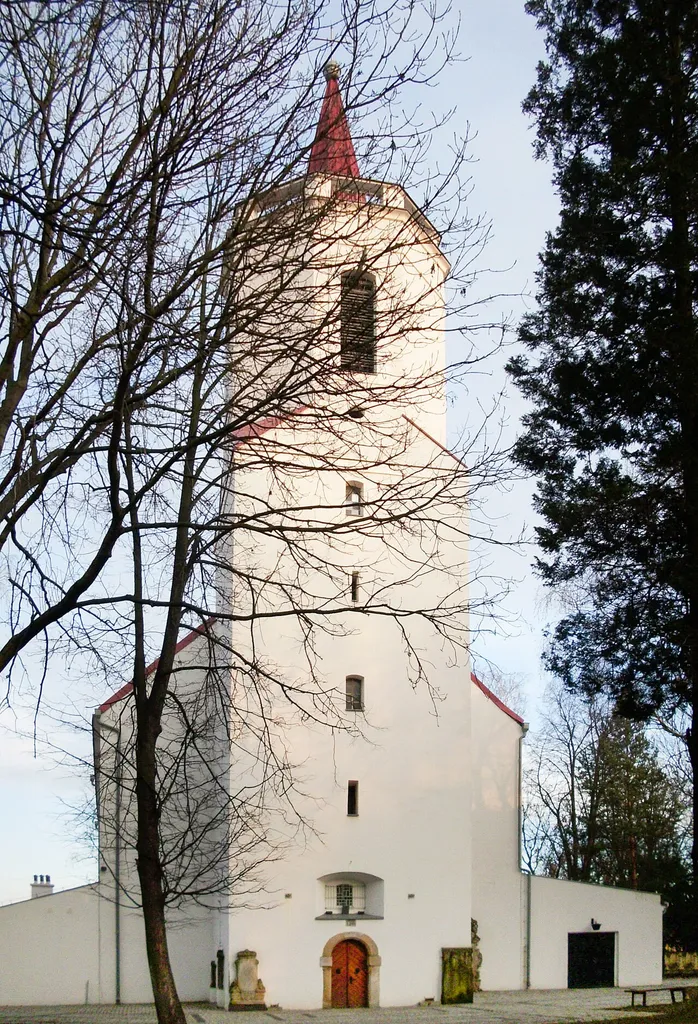 Bogatynia, ul. Białogórska 2 - dawny kościół ewangelicki, ob. rzymskokatolicki kościół parafialny p.w. śś. Piotra i Pawła, 1690, XIX, 1966