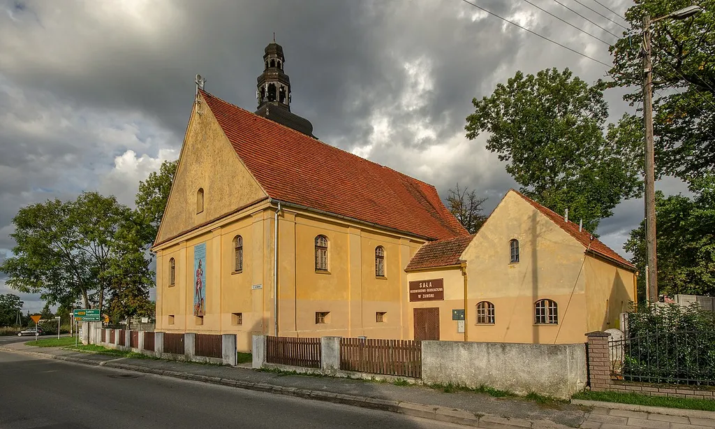 Zawonia - dawny kościół ewangelicki, ob. sala widowiskowa, XIX