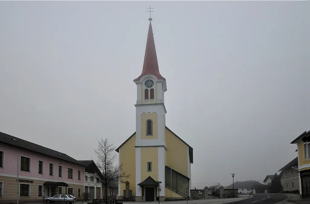 Kath. Pfarrkirche hl. Florian mit Friedhof