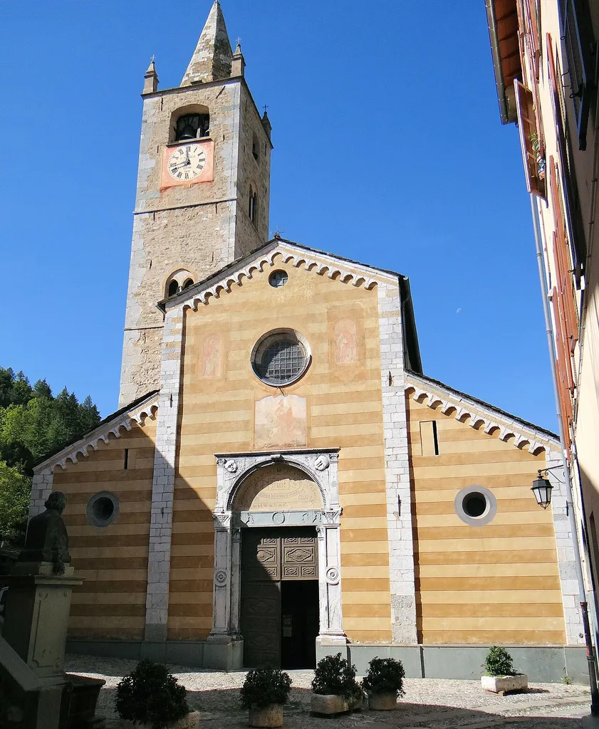 La Brigue - Collégiale Saint-Martin - Extérieurs - Façade et clocher