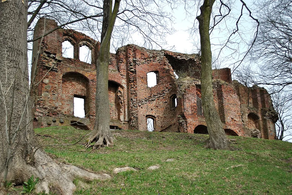 Ruiny zamku w Dobrej