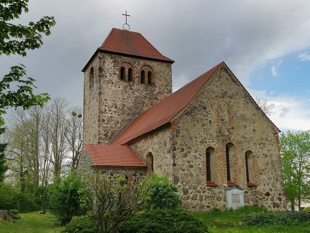 Denkmalgeschützte Dorfkirche in Reichenberg, Märkische Höhe
