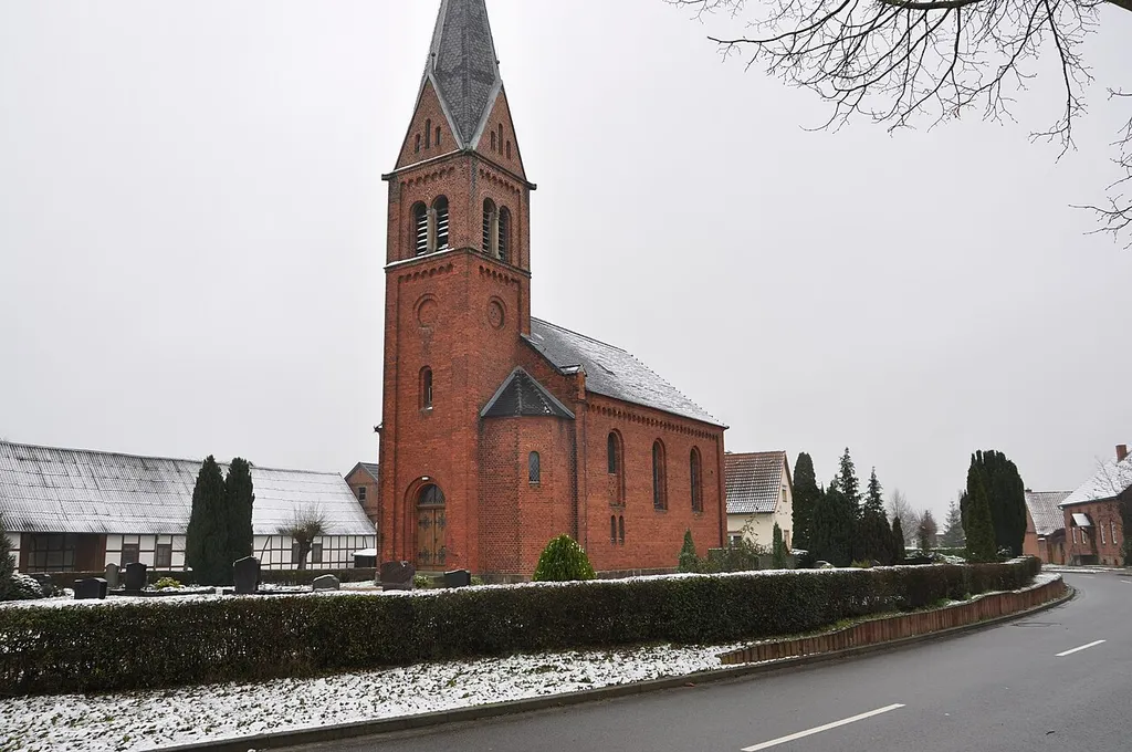 Hohenhenningen gehört zur Ortschaft Neuendorf und ist ein Ortsteil der Stadt Klötze im Altmarkkreis Salzwedel in Sachsen-Anhalt.
