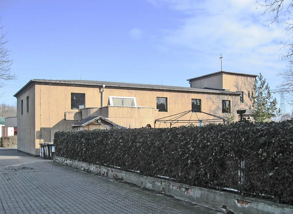 Roman Catholic Church of the Holy Family in Leipzig, Ossietzkystrasse 60