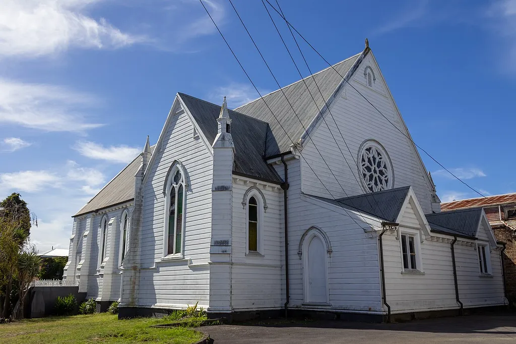 Knox Church in Parnell, Auckland, seen from the southwest.