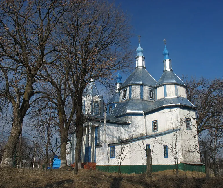 козацька дерев'яна Спасо-Преображенська церква в селі Кірове (1738 р.) http://haidamac.org.ua/2009/04/kirove/
