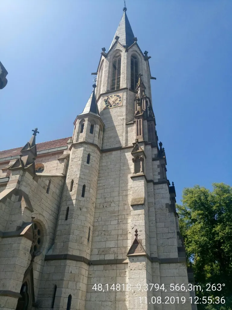 Sehr schöne Kirche. Die Besichtigung lohnt sich.