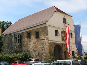 Burgtor, Schloßgasse 10