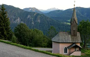 Kath. Filialkirche hl. Maria vom guten Rathe