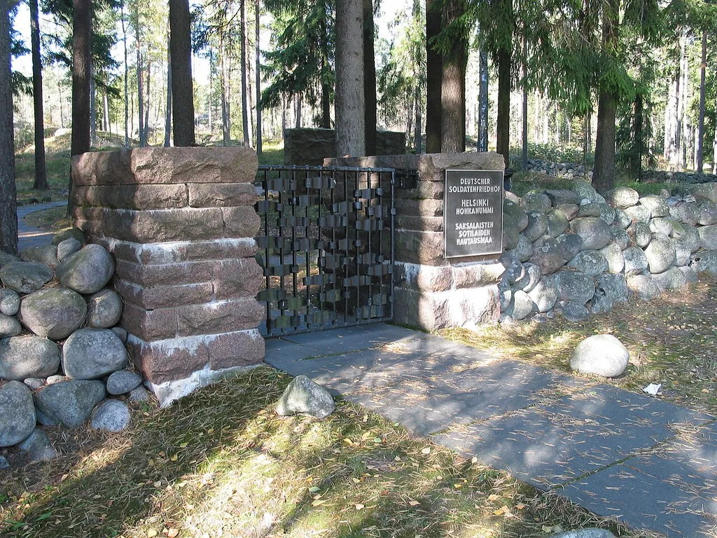 Helsinki-Honkanummi German military cemetery
