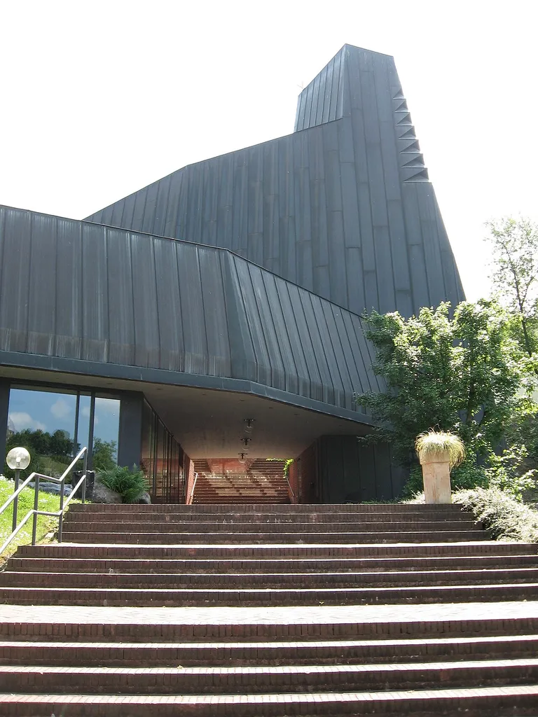 Church St. Antonius in Wildegg (Architect: Justus Dahinden, 1970)