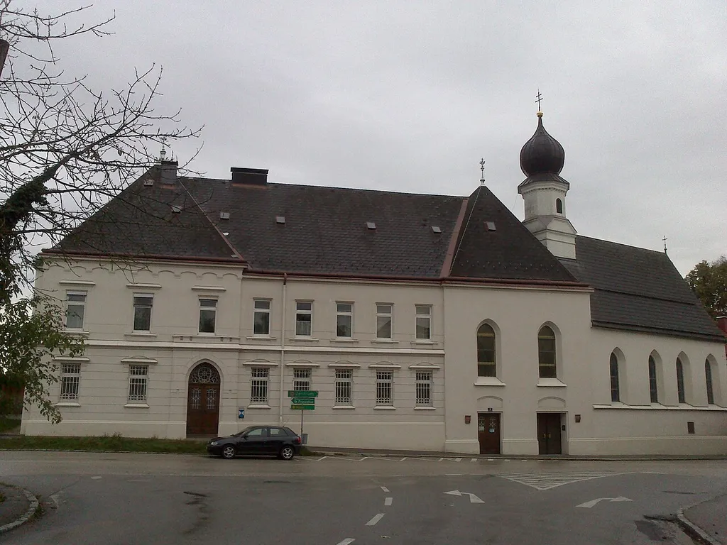 Redemptoristinnenkloster St. Anna und Kirche